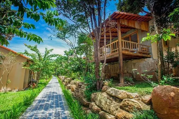 Villa (Green View)
