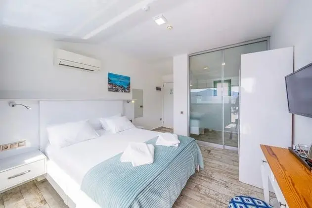 Özel Havuzlu Deluxe Oda, Deniz Manzaralı, Havuzlu