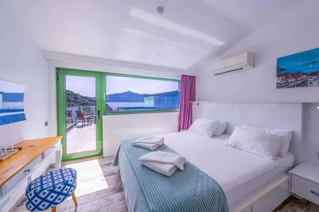 Özel Havuzlu Deluxe Oda, Deniz Manzaralı, Havuzlu