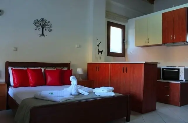 Stüdyo, Havuz Manzaralı