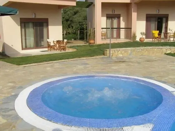 Stüdyo, Havuz Manzaralı