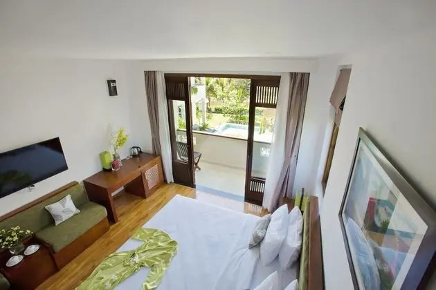 Deluxe Oda, Balkon, Havuz Manzaralı
