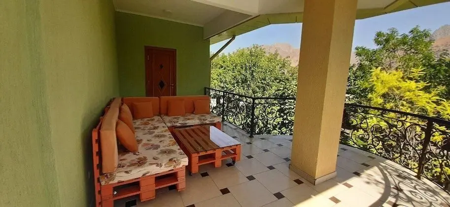 Süit, Balkon