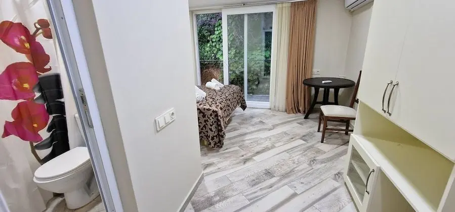 Economy Tek Büyük Yataklı Oda, Bahçe Manzaralı