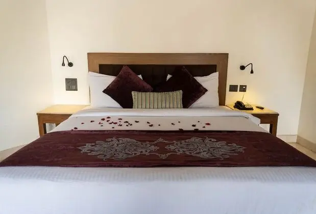 Royal Tek Büyük Yataklı Oda