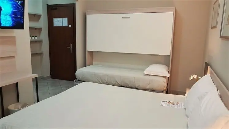 Üç Kişilik Oda