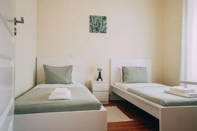 İki Ayrı Yataklı Oda, Ortak Banyo (Rua 23)