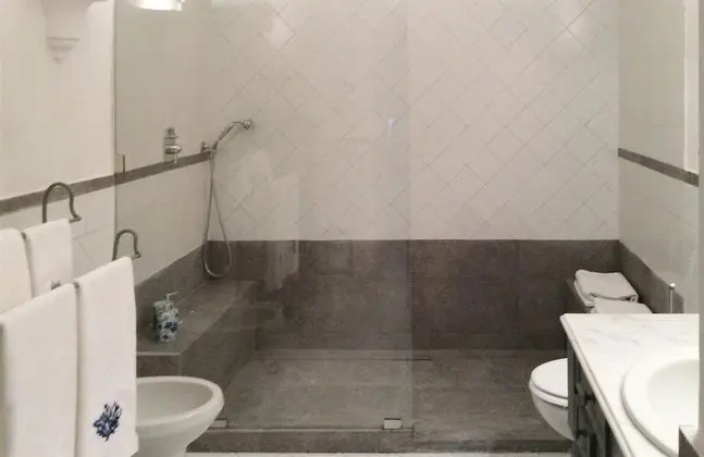 Apart Daire, 5 Yatak Odası