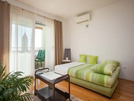 Apart Daire (Green - cosy & close to the sea - A1()