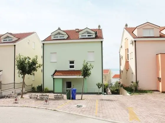 Apart Daire (Green - cosy & close to the sea - A1()