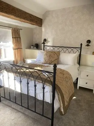 Deluxe Tek Büyük Yataklı Oda, Banyolu/Duşlu, Avlu Manzaralı