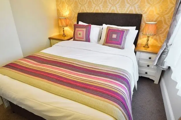 Tek Büyük Yataklı Oda