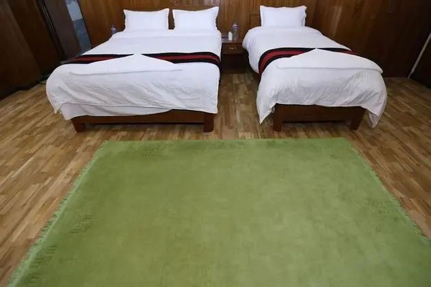 Deluxe Tek Büyük Yataklı Oda, 1 Çift Kişilik Yatak, Sigara İçilebilir, Dağ Manzaralı