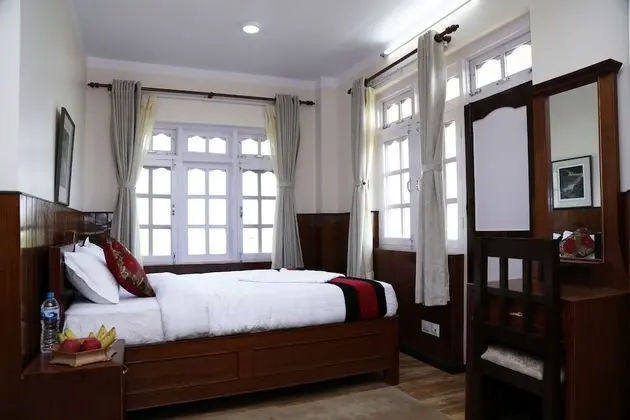 Deluxe Tek Büyük Yataklı Oda, 1 Çift Kişilik Yatak, Sigara İçilebilir, Dağ Manzaralı