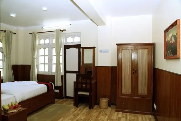 Deluxe Tek Büyük Yataklı Oda, 1 Çift Kişilik Yatak, Sigara İçilebilir, Dağ Manzaralı