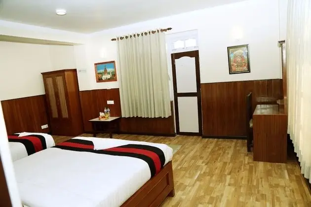 Deluxe Tek Büyük Yataklı Oda, 1 Çift Kişilik Yatak, Sigara İçilebilir, Dağ Manzaralı