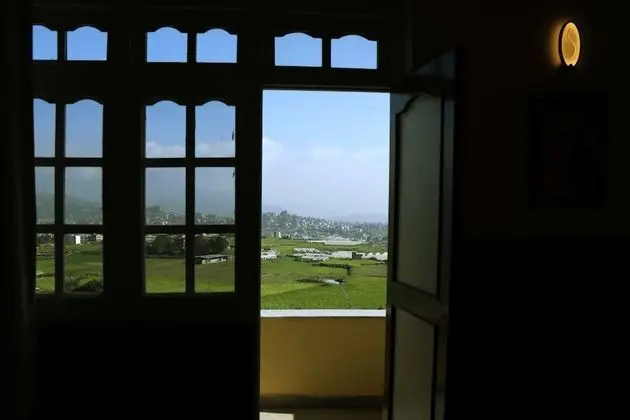 Deluxe Tek Büyük Yataklı Oda, 1 Çift Kişilik Yatak, Sigara İçilebilir, Dağ Manzaralı