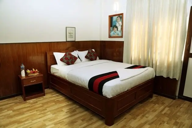 Deluxe Tek Büyük Yataklı Oda, 1 Çift Kişilik Yatak, Sigara İçilebilir, Dağ Manzaralı