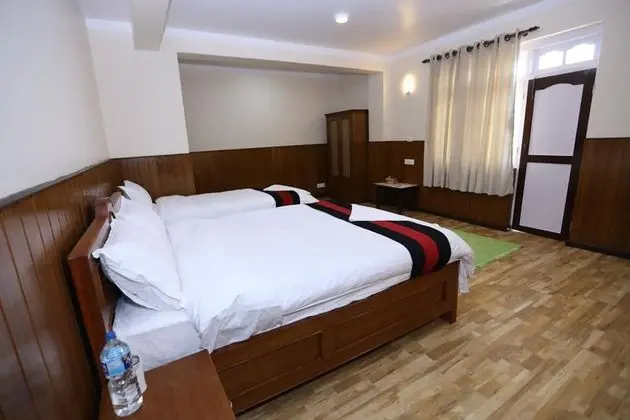 Deluxe Tek Büyük Yataklı Oda, 1 Çift Kişilik Yatak, Sigara İçilebilir, Dağ Manzaralı