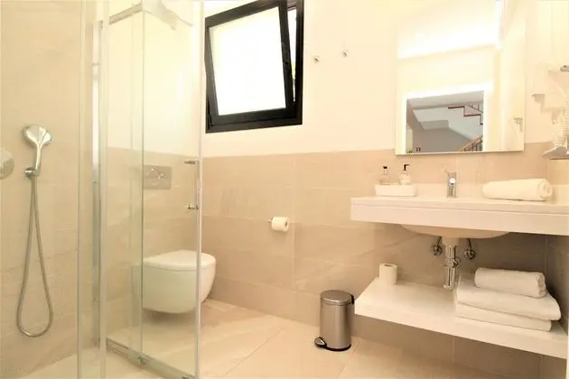 Villa, 5 Yatak Odası, Kişiye Özel Havuzlu, Deniz Manzaralı