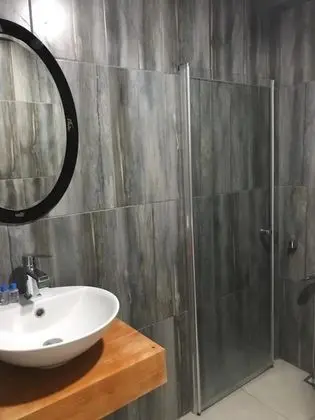Triple, Şehir Manzaralı