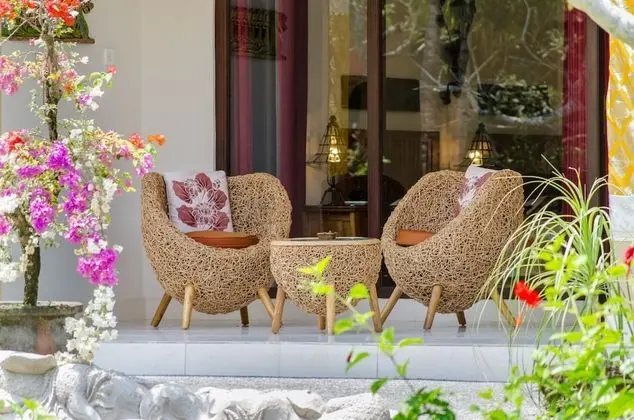 Tek Büyük veya İki Ayrı Yataklı Oda, Bahçe Manzaralı