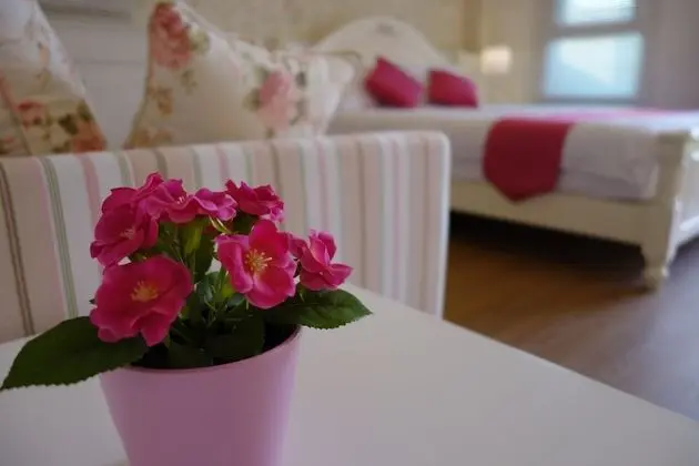 Deluxe Tek Büyük Yataklı Oda (FLOWER)