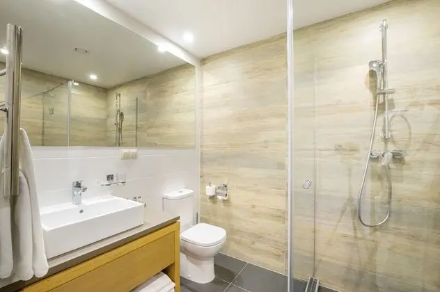 Grand Tek Büyük Yataklı Oda, Balkon, Dağ Manzaralı