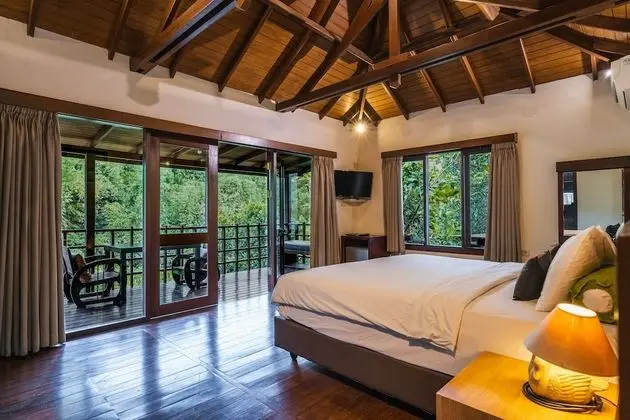 Cottage King Room