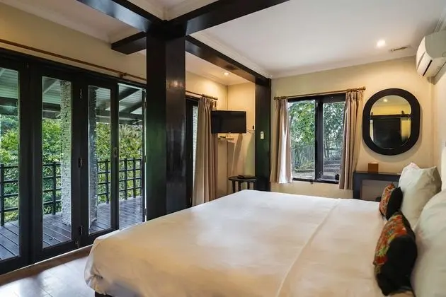 Cottage King Room