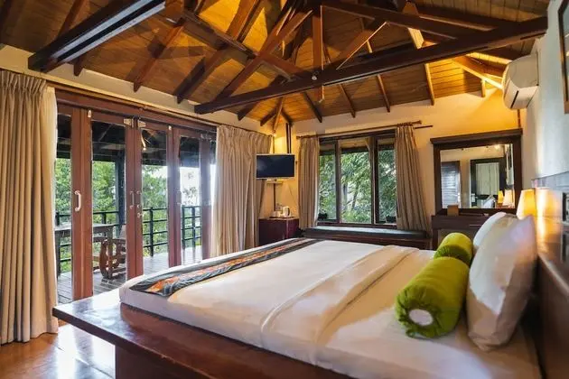 Cottage King Room