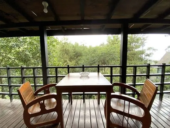 Cottage King Room
