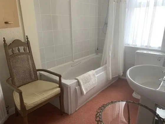 Tek Büyük Yataklı Oda (Private Bathroom Opposite)