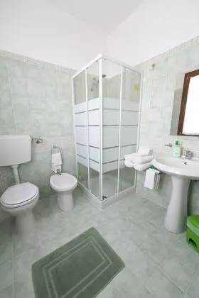 Üç Kişilik Oda