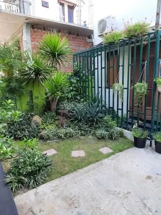 Deluxe Tek Büyük Yataklı Oda, Balkon, Bahçe Manzaralı