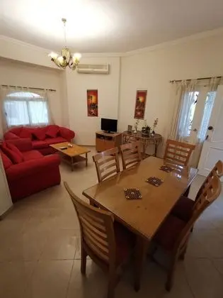 Standard Apart Daire, 2 Yatak Odası, Havuz Manzaralı
