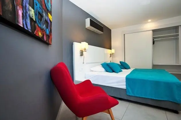 Suite - Tek Yatak Odalı, Havuz veya Bahçe Manzaralı, Balkonlu