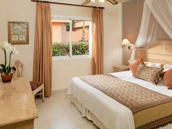 Suit One Bedroom With Air Conditioning
