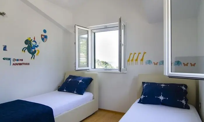 Villa (Three Bedroom Holiday Home with Priva)