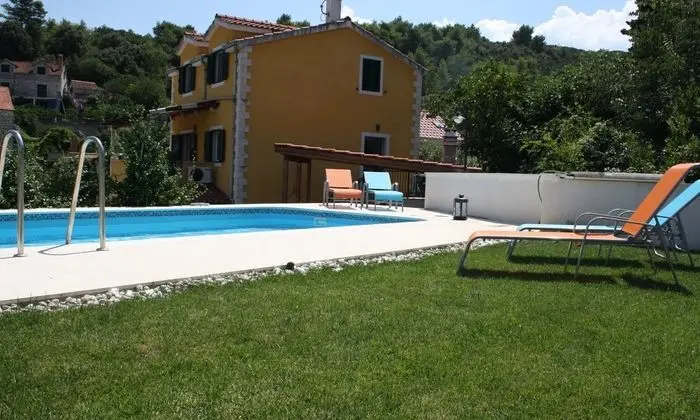 Villa (Three Bedroom Holiday Home with Priva)