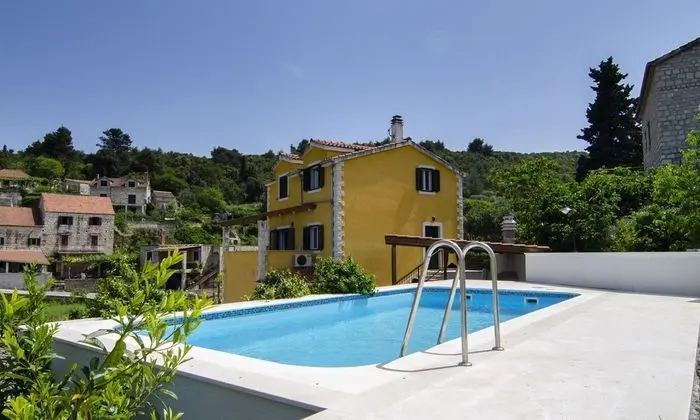 Villa (Three Bedroom Holiday Home with Priva)
