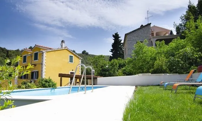 Villa (Three Bedroom Holiday Home with Priva)