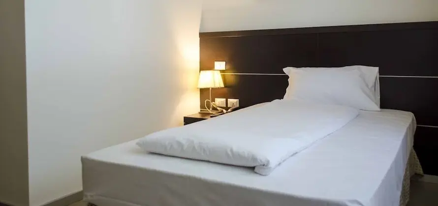 Comfort Büyük Yataklı Tek Kişilik Oda