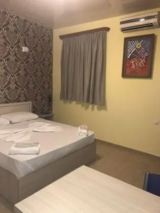 Tek Büyük Yataklı Oda