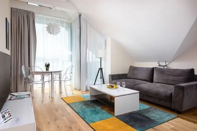 Deluxe Apart Daire, Teras