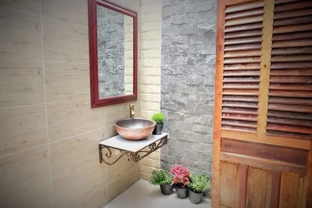 Traditional Bungalov, Göl Manzaralı (AC, Higher Floor)