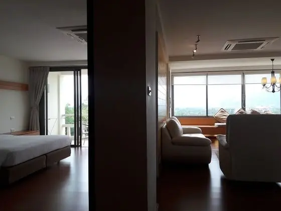 1 Bedroom Apartment, Lake View