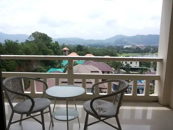 1 Bedroom Apartment, Lake View