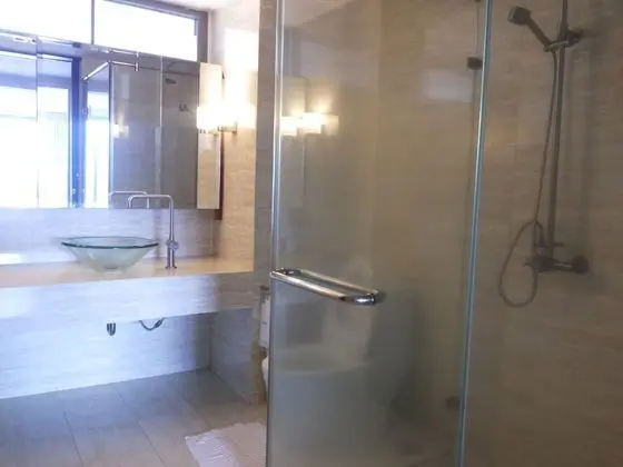 1 Bedroom Apartment, Lake View
