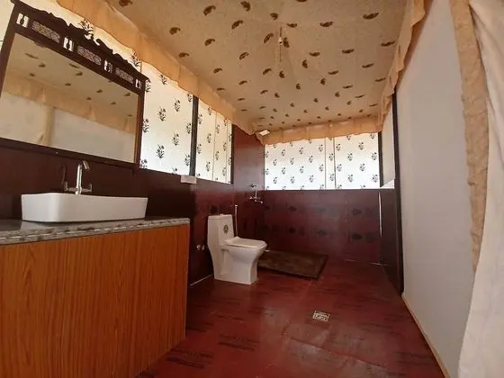 Luxury Oda